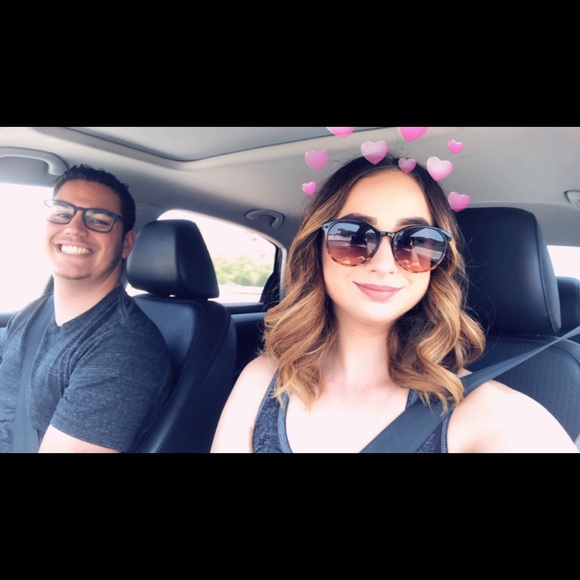 💜Meet your Posher!💜 - Picture 5 of 10